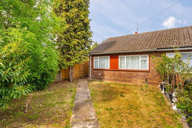 2 bed property, in Broadlands, £510,000