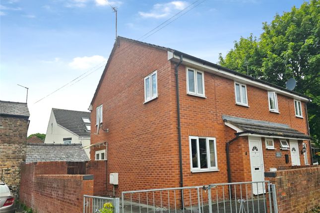 3 bed property, in Swan Lane, £125,000