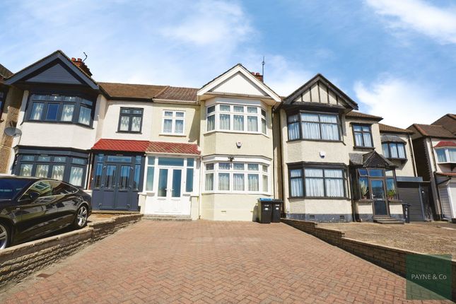 3 bed property, in Eastern Avenue, £550,000