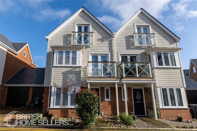 4 bed property, in Wingate Close, £575,000