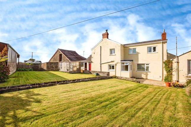 5 bed property, in Blaenporth, £395,000