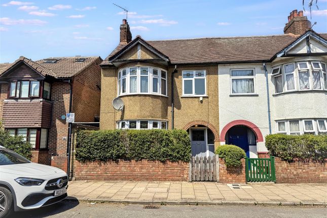 3 bed property, in Henniker Road, £575,000