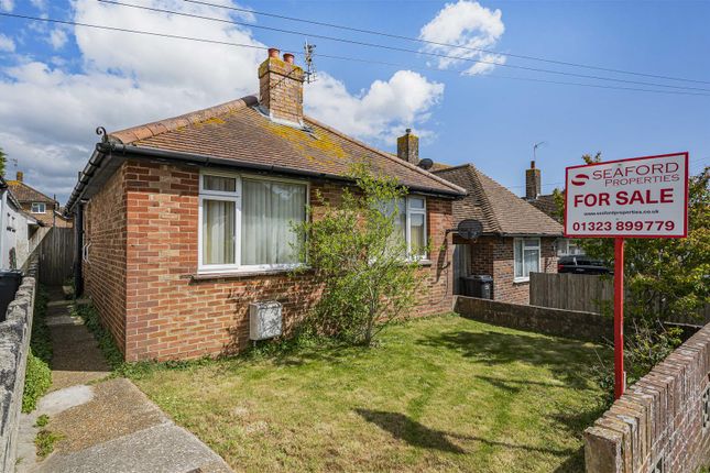 2 bed property, in Chyngton Avenue, £300,000