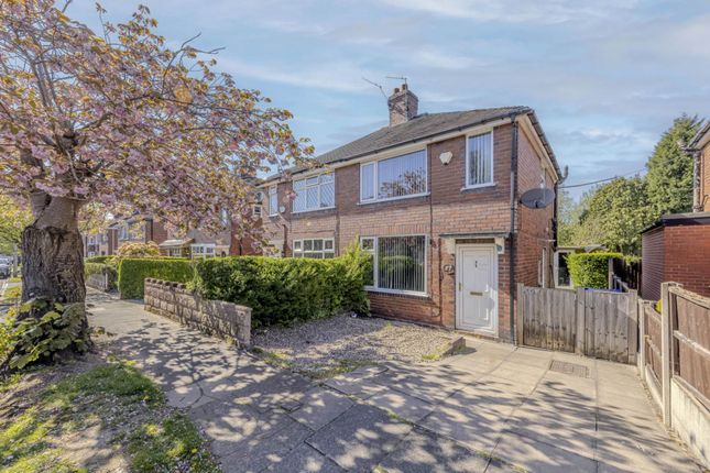 2 bed property, in Barry Avenue, £155,000
