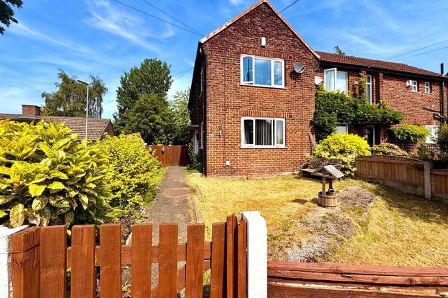 3 bed property, in Propps Hall Drive, £250,000