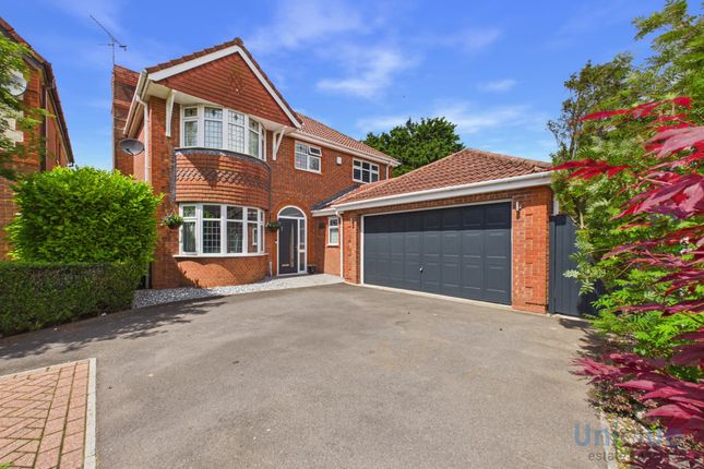 4 bed property, in Norton Vale, £425,000