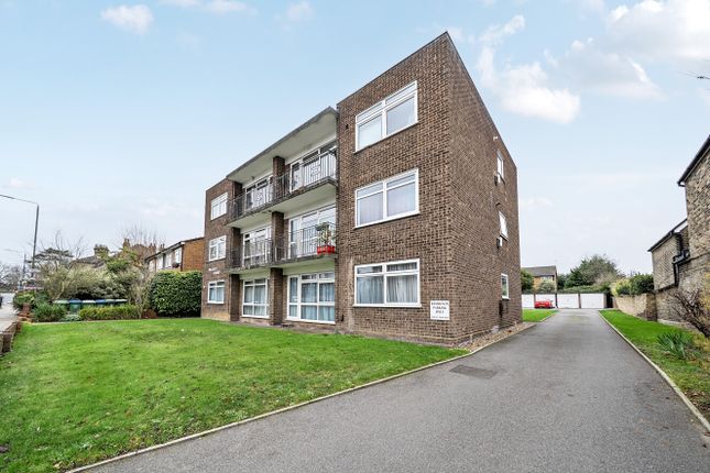 2 bed property, in Elm Road, £300,000