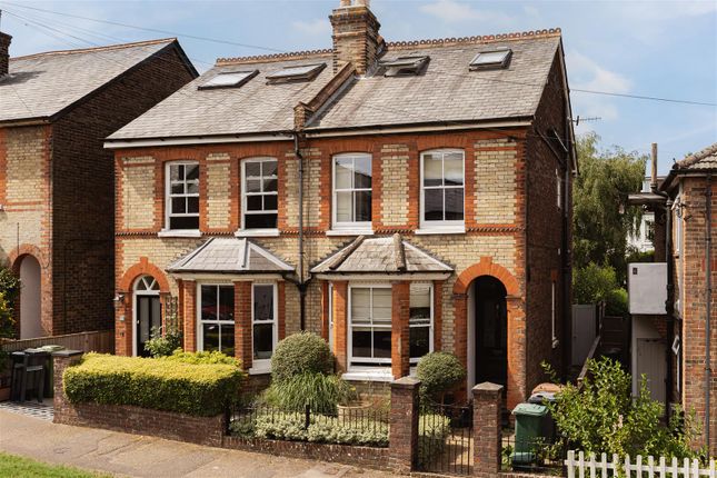4 bed property, in Cornfield Road, £800,000