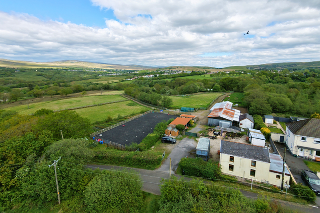 2 bed property, in Penrhiw Farm, £500,000
