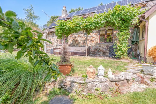 5 bed property, in Felin Ban Farm Estate, £599,950