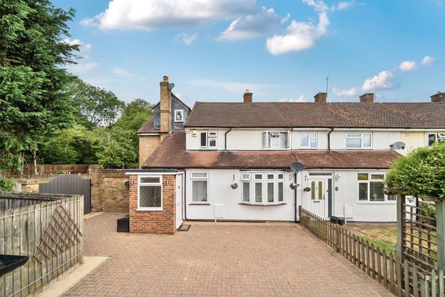 5 bed property, in Bramley Gardens, £775,000