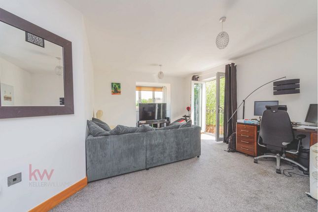 2 bed property, in Apartment 7, £175,000