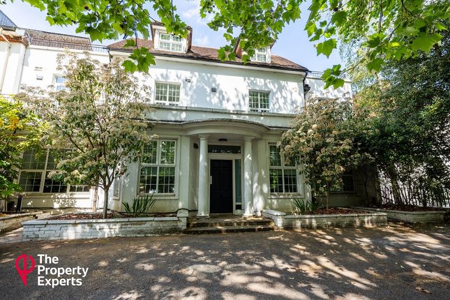 2 bed property, in London Road, £275,000