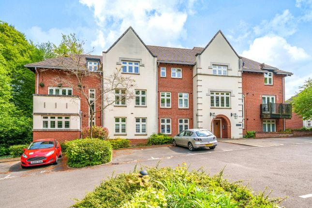 1 bed property, in Highcroft Road, £219,000
