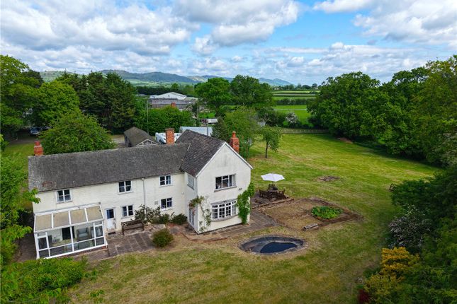 4 bed property, in Pendock, £500,000