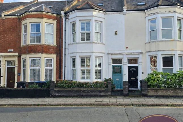 5 bed property, in Abington Avenue, £400,000