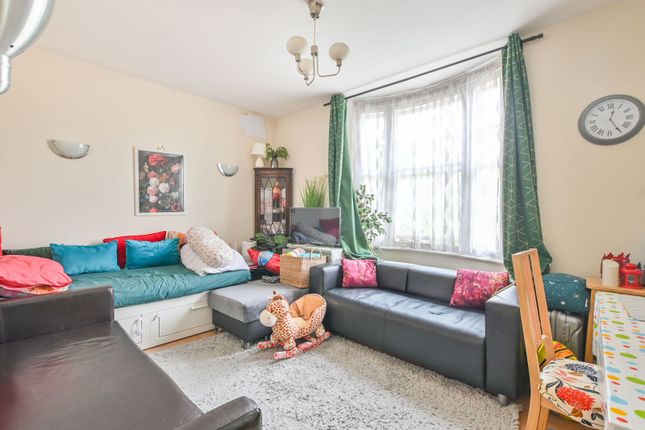 2 bed property, in Porchester Road, £450,000