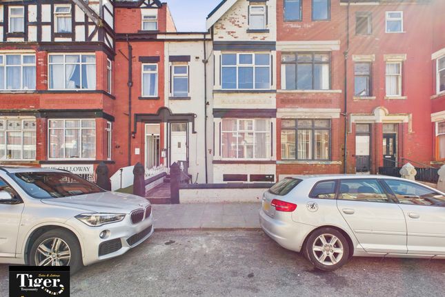 6 bed property, in Lonsdale Road, £150,000