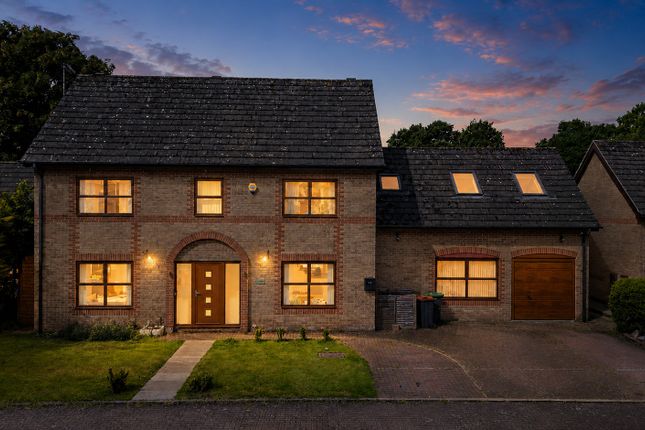 5 bed property, in Church Avenue, £450,000