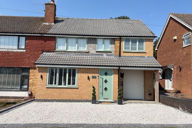 4 bed property, in Brooklands Road, £389,950
