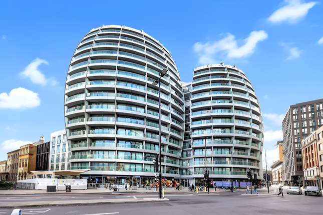 2 bed property, in City Road, £795,000