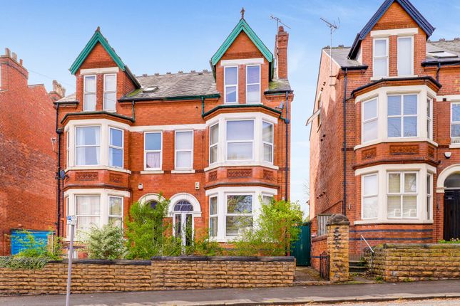 5 bed property, in Foxhall Road, £325,000