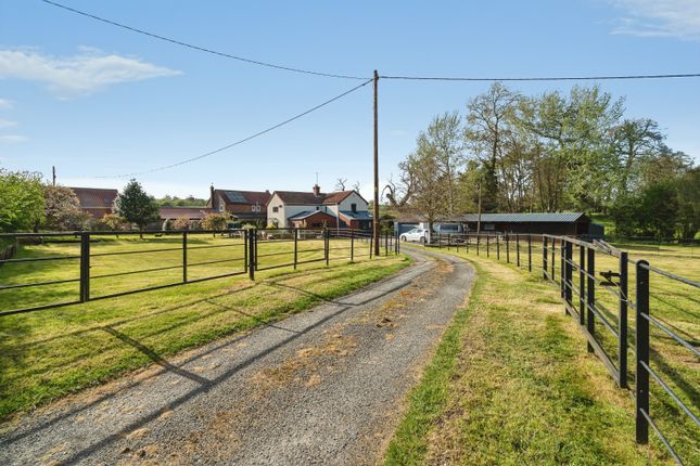 4 bed property, in Sandy Lane, £800,000