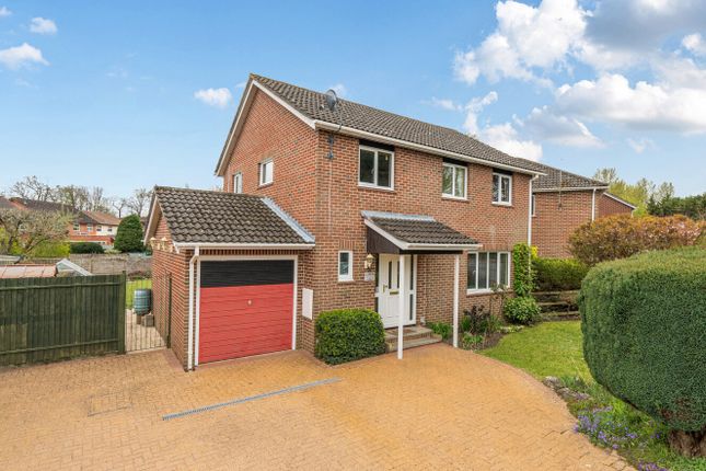 4 bed property, in Reeves Way, £785,000