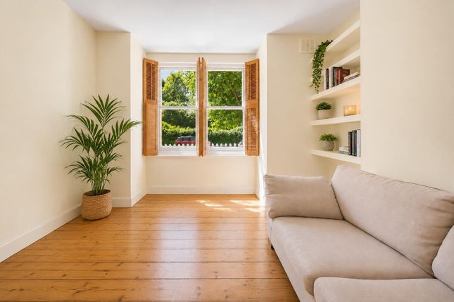 1 bed property, in Ilbert Street, £425,000