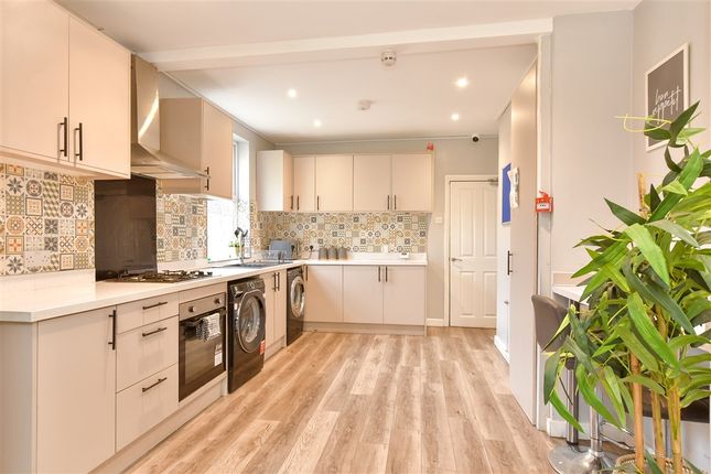 5 bed property, in Bexley Road, £650,000
