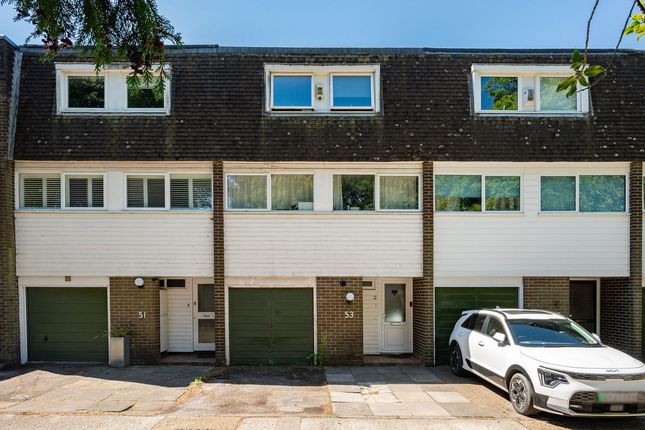 4 bed property, in Ashleigh Road, £450,000