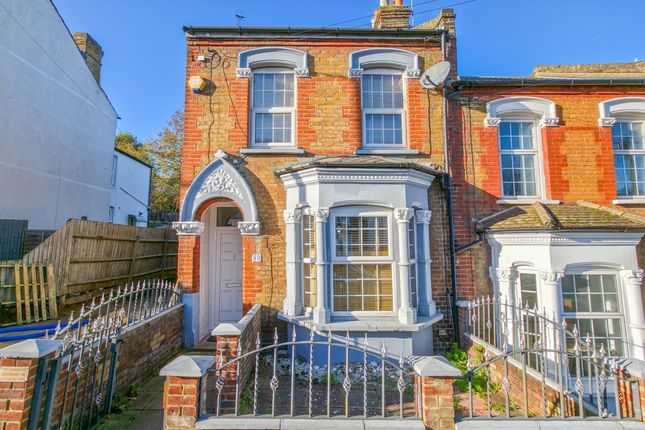 3 bed property, in Purrett Road, £440,000
