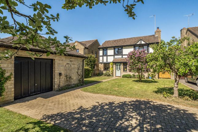 4 bed property, in Linden Close, £650,000
