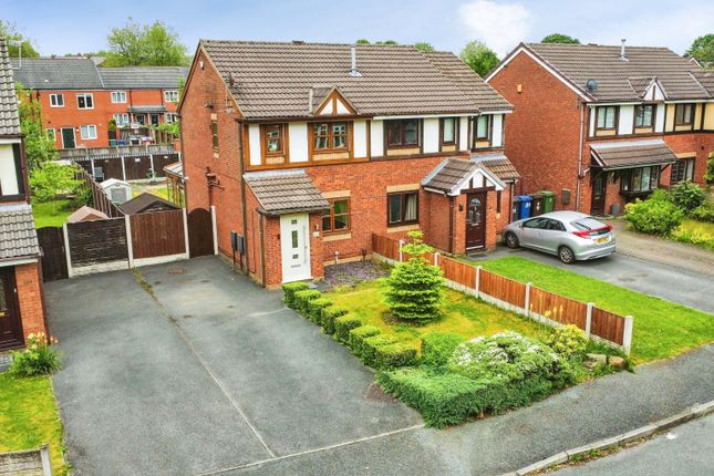 2 bed property, in Malpas Avenue, £200,000