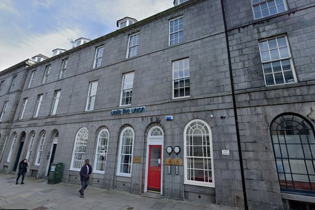 2 bed property, in King Street, £49,500