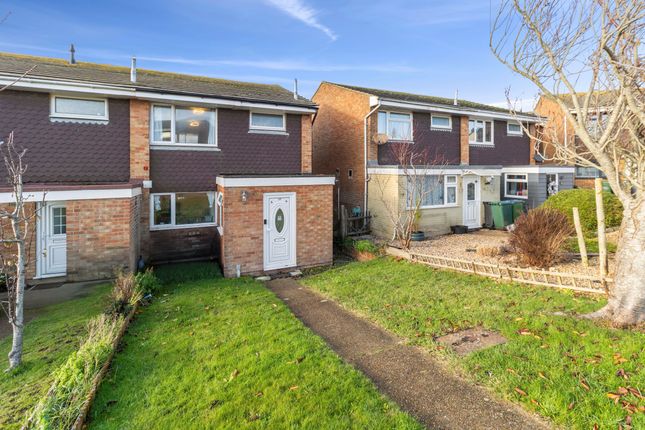 3 bed property, in Glynde Close, £294,000