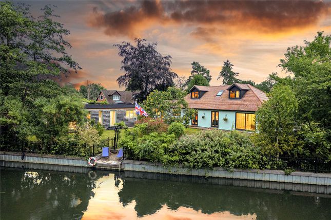 5 bed property, in Send, £1,350,000