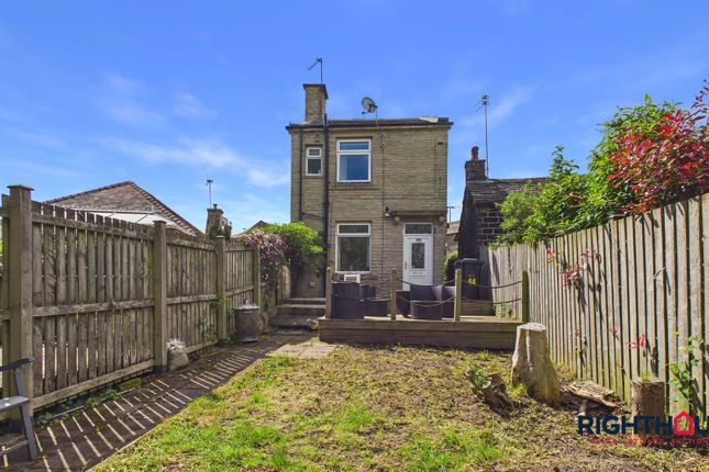 2 bed property, in Scott Street, £130,000