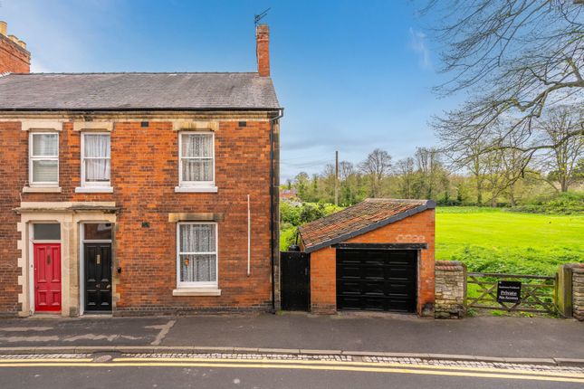 4 bed property, in Castlegate, £290,000