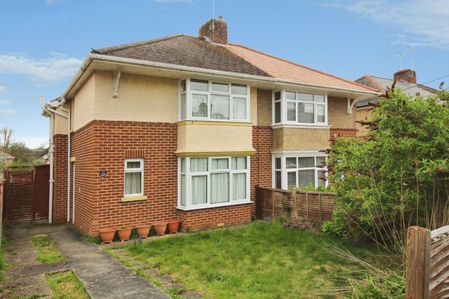 2 bed property, in Marchant Road, £250,000