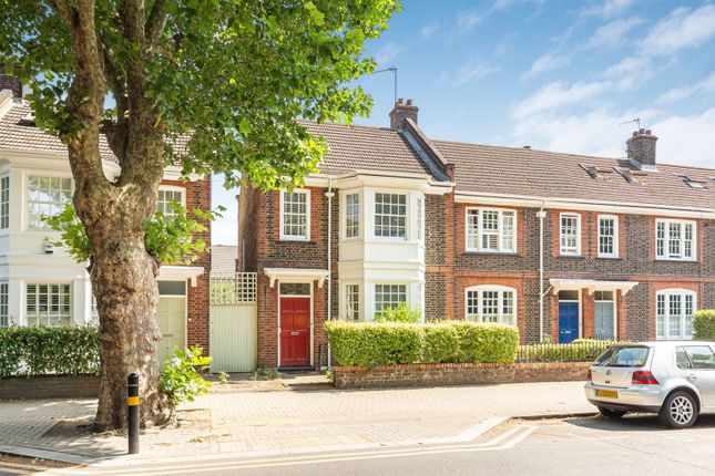 3 bed property, in Magdalen Road, £1,000,000