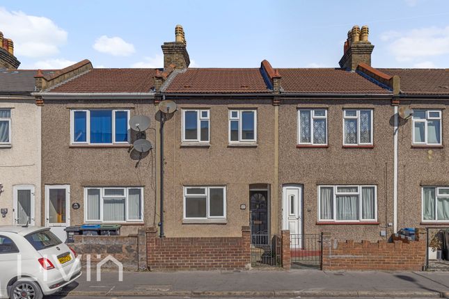 3 bed property, in Northcote Road, £350,000