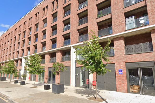 1 bed property, in Green Street, £330,000