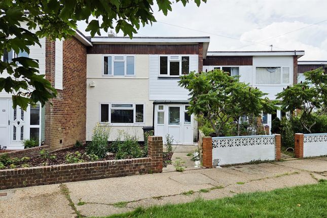 3 bed property, in The Parade, £200,000