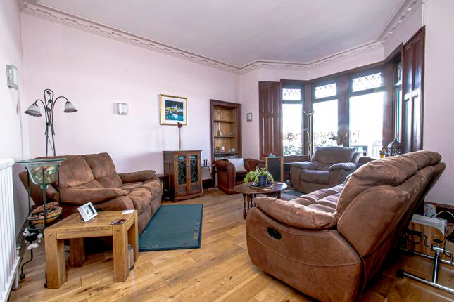 3 bed property, in 37 Halbeath Road, £315,000