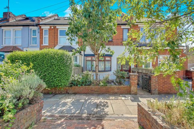 3 bed property, in Manor Park Road, £700,000
