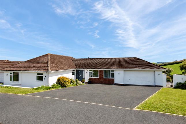 4 bed property, in Huccaby Close, £750,000