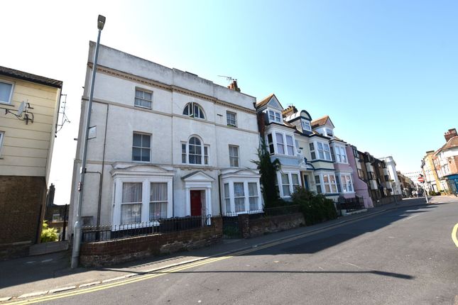 3 bed property, in High Street, £175,000