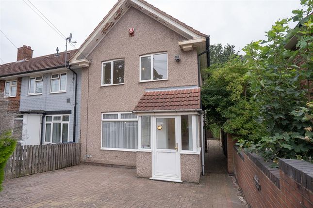 2 bed property, in Easthope Road, £190,000