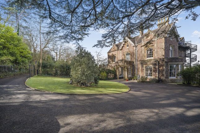 6 bed property, in Woodlands Road, £1,699,500